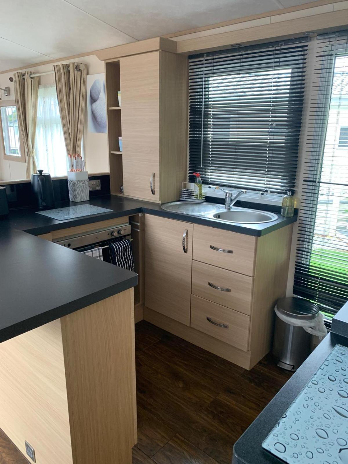 Lakeside Valencia 2 Bedroom