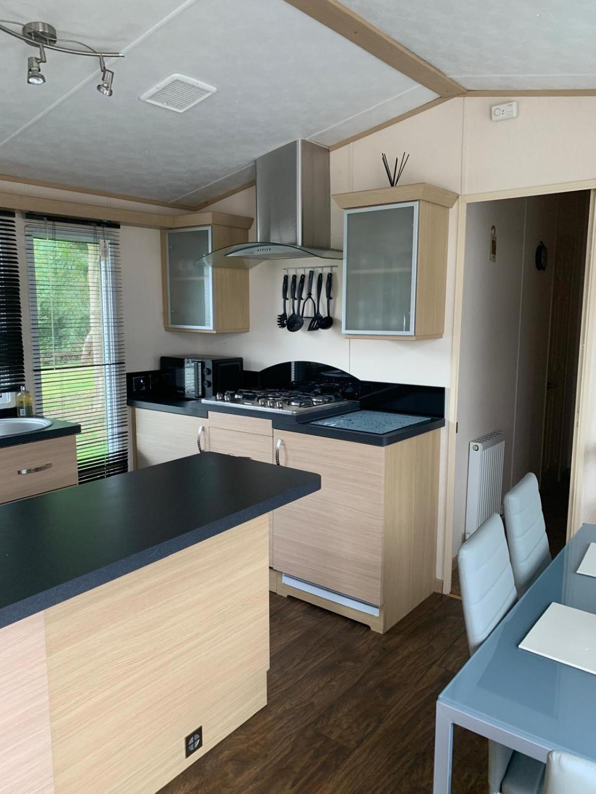 Lakeside Valencia 2 Bedroom *
